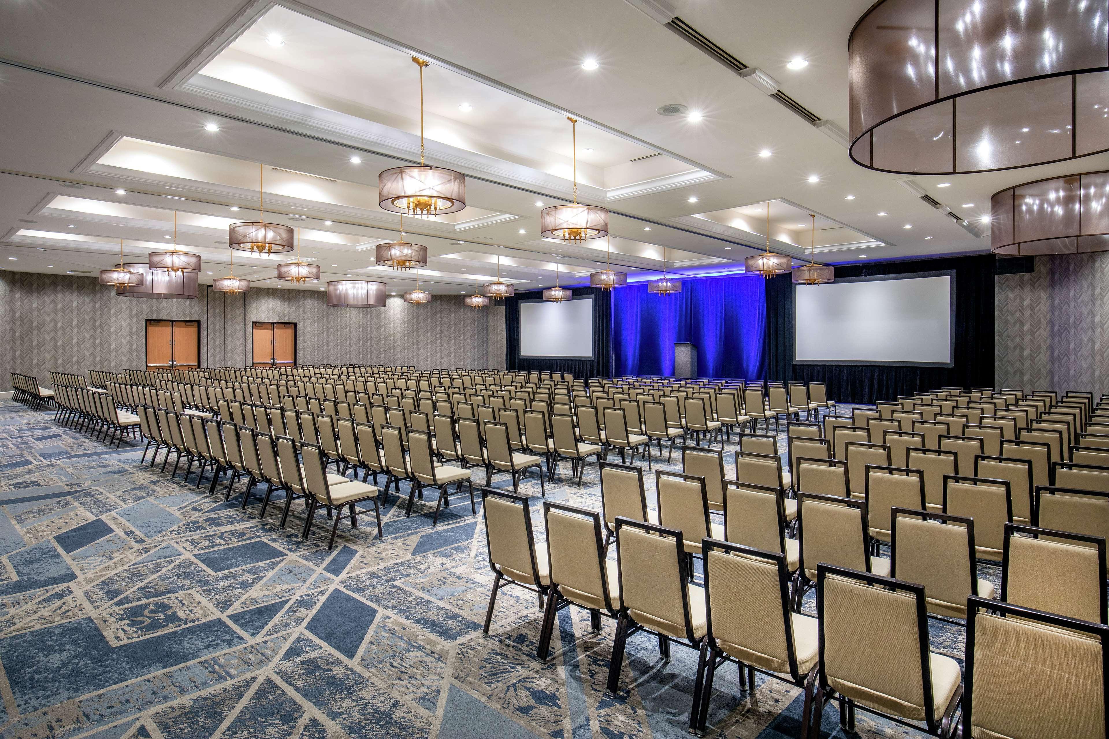 Doubletree By Hilton Downtown Nashville