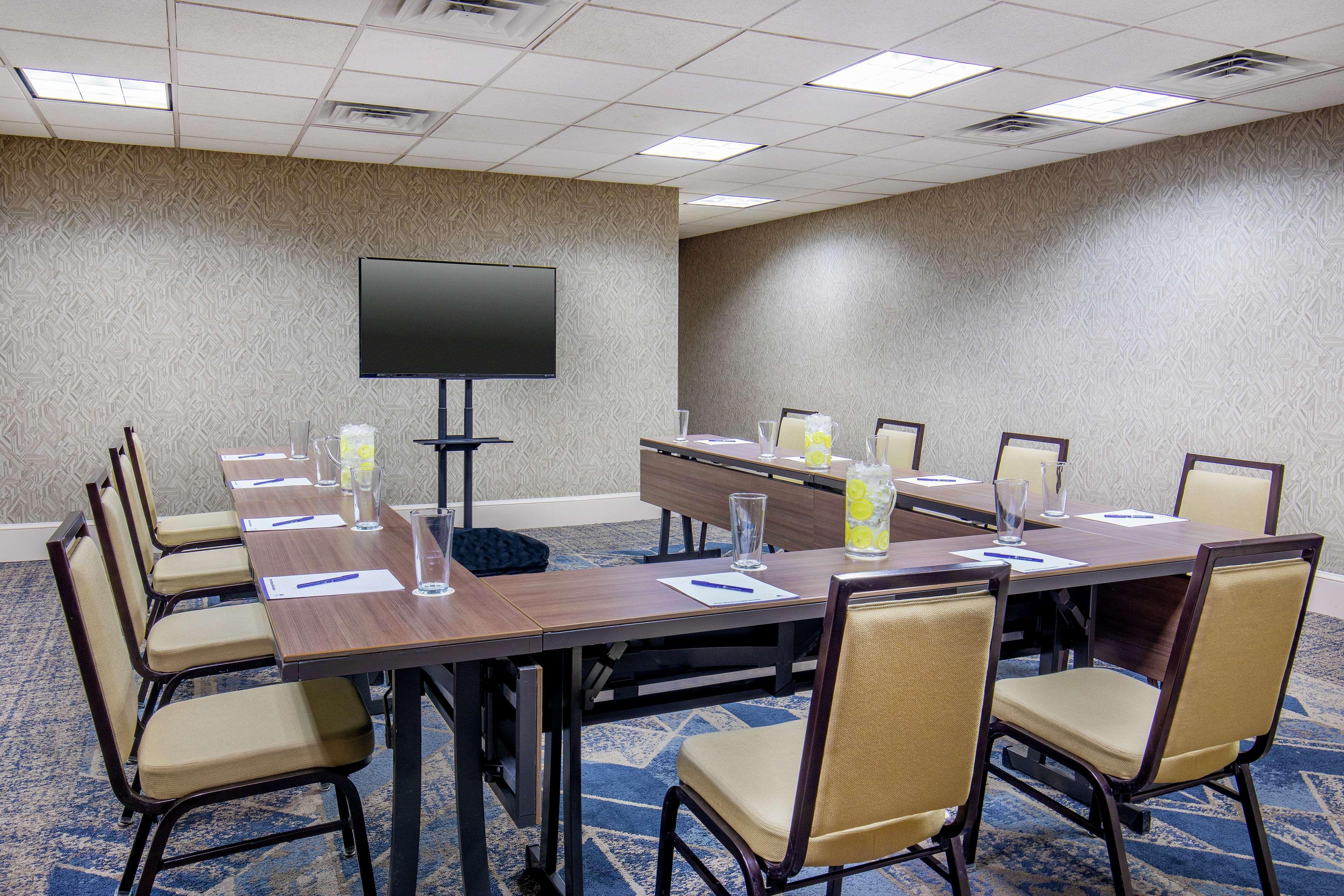 Doubletree By Hilton Downtown 4*