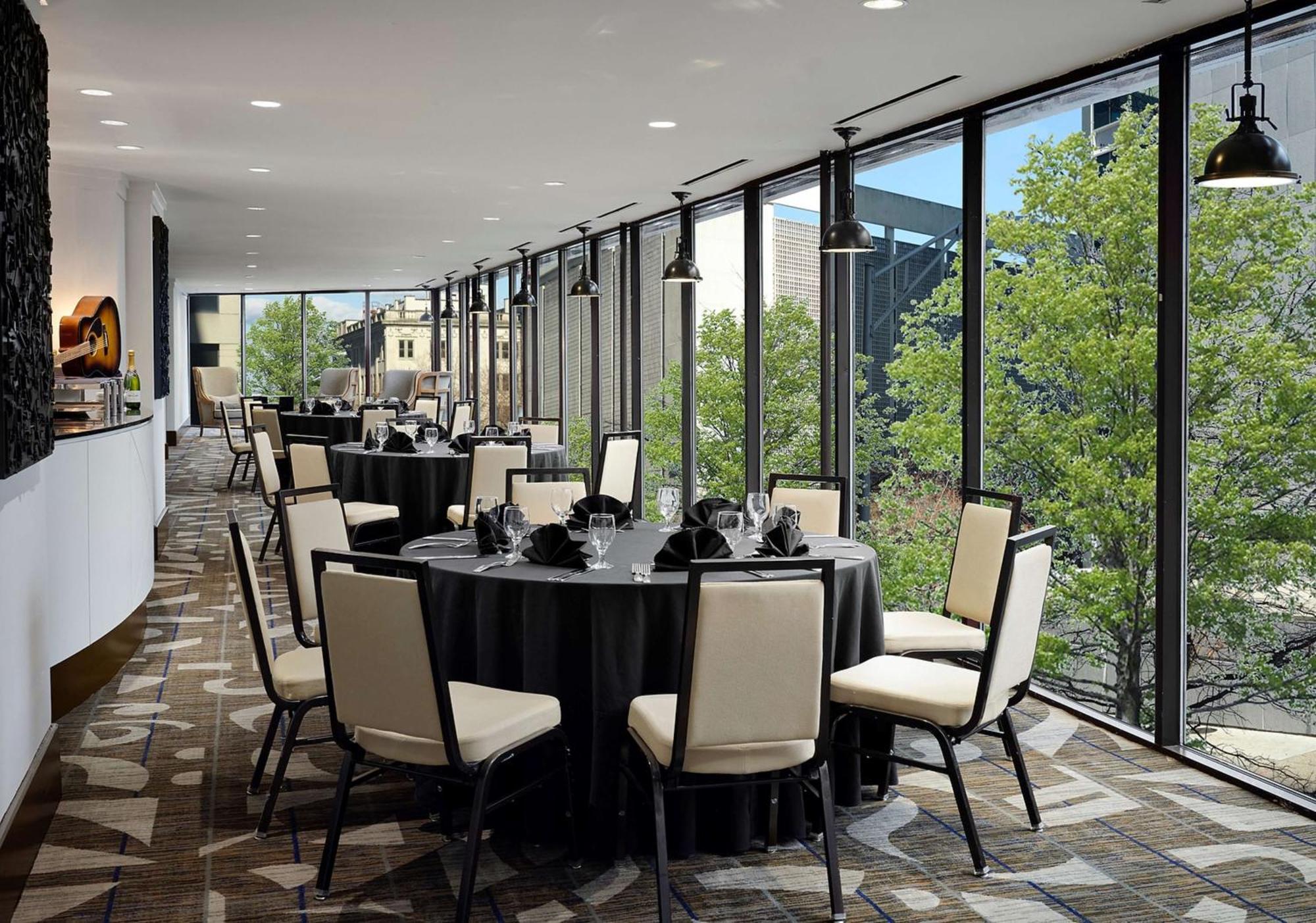 Hotel Doubletree By Hilton Downtown 4*