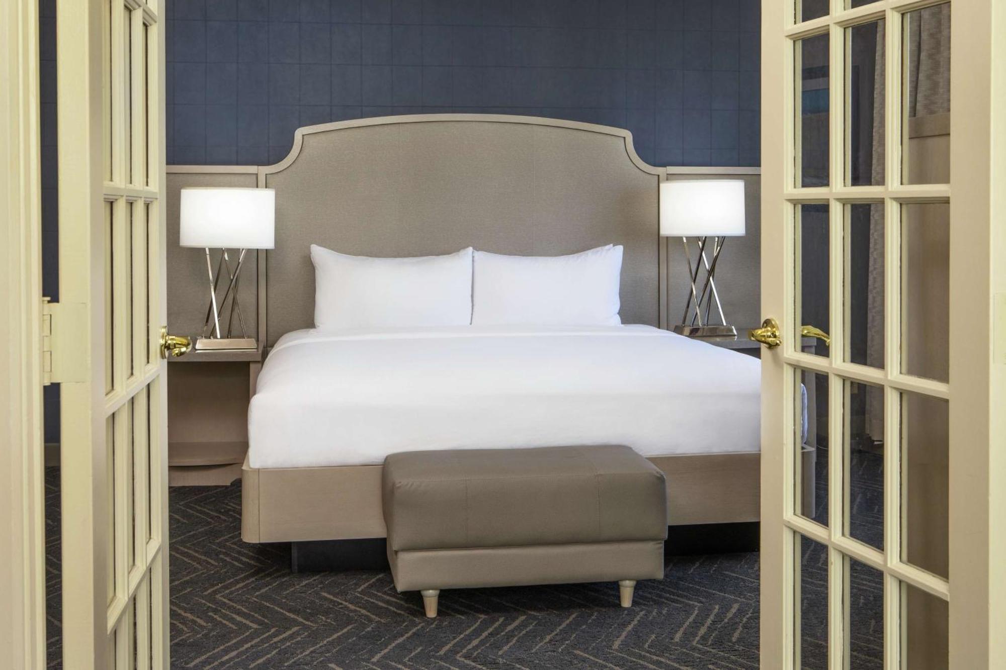 Doubletree By Hilton Downtown Hotel 4*