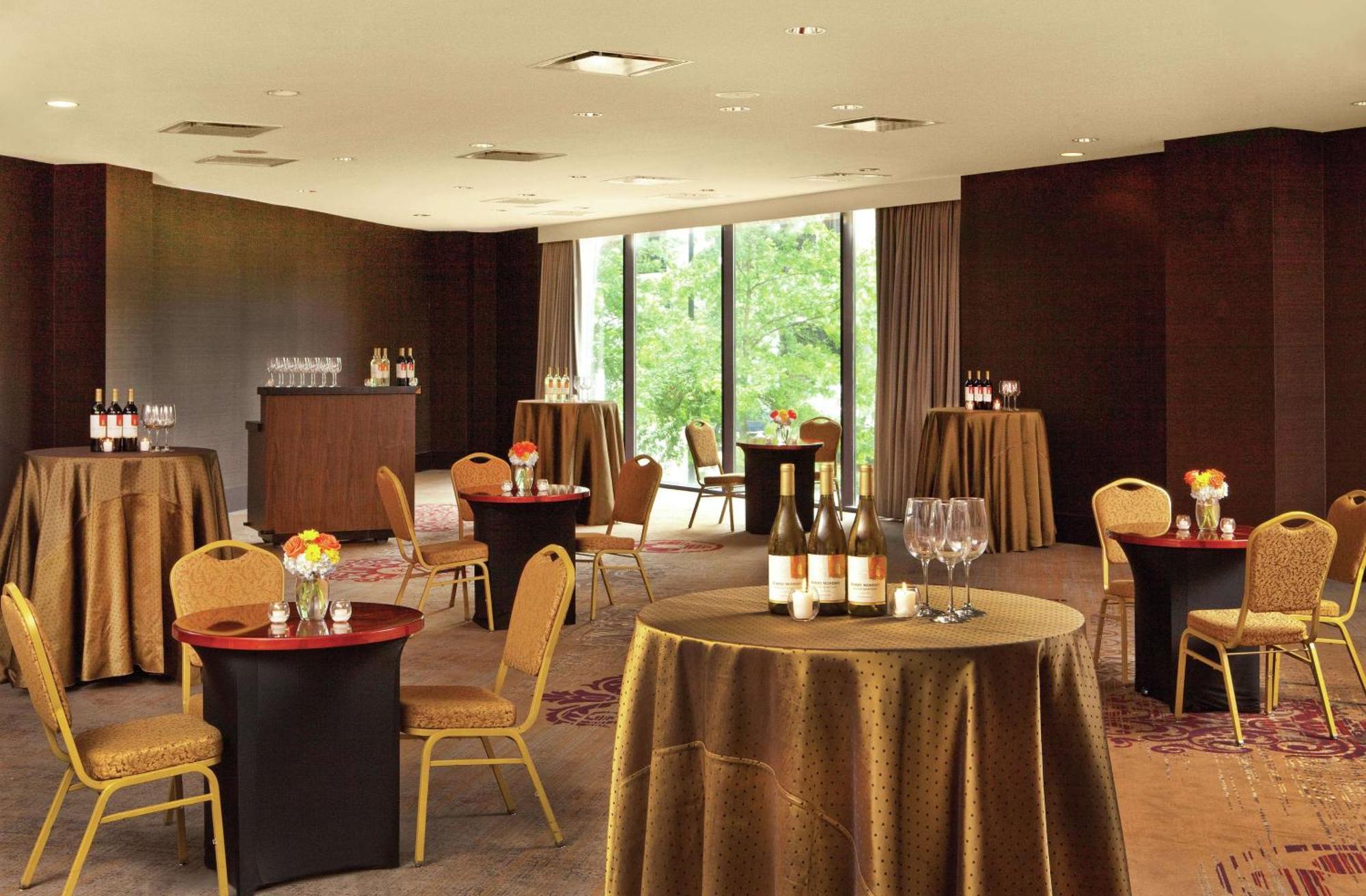 Doubletree By Hilton Downtown 4*